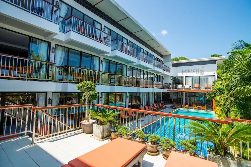 Hotel Miracle House Rawai Exterior foto