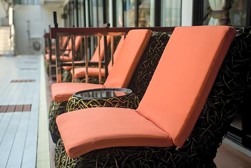 Hotel Miracle House Rawai Exterior foto